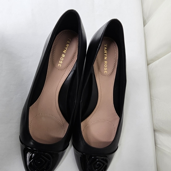 Taryn Rose Babette Cap Toe Low Heel Leather Black Size 7.5 - Picture 9 of 11